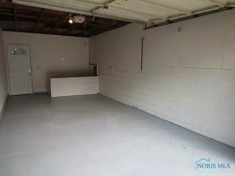 914 Independence Rd, Toledo, OH 43607 photo 13