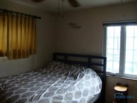 823 Independence Rd, Toledo, OH 43607 photo 9