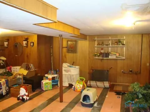 823 Independence Rd, Toledo, OH 43607 photo 12