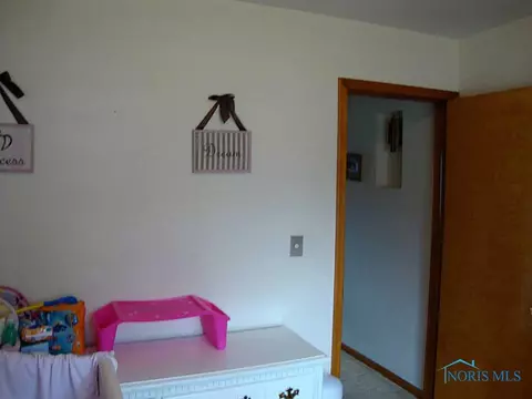 823 Independence Rd, Toledo, OH 43607 photo 8