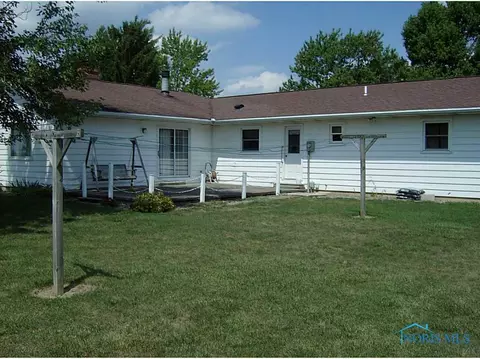 220 E Hubbard St, Hamler, OH 43524 photo 5