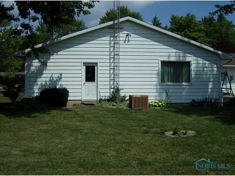 220 E Hubbard St, Hamler, OH 43524 photo 8