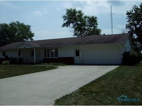 220 E Hubbard St, Hamler, OH 43524 photo 3