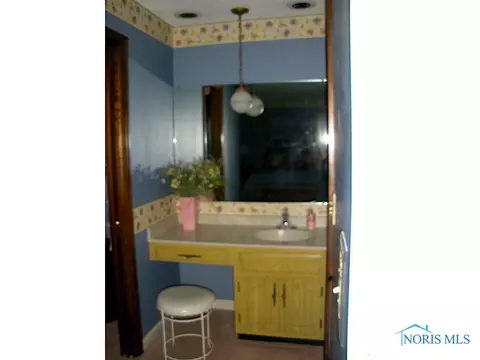 718 Crestview Ave, Bryan, OH 43506 photo 18