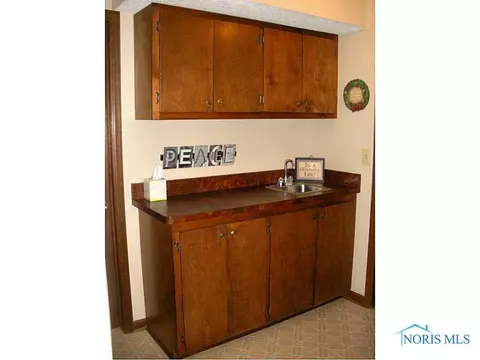 718 Crestview Ave, Bryan, OH 43506 photo 9