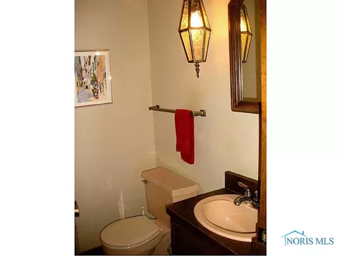 718 Crestview Ave, Bryan, OH 43506 photo 7