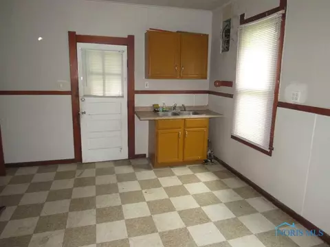 153 E Central Ave, Toledo, OH 43608 photo 6
