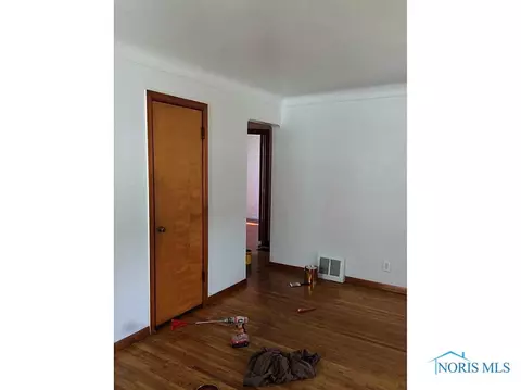 2334 Hinde Rd, Toledo, OH 43607 photo 4