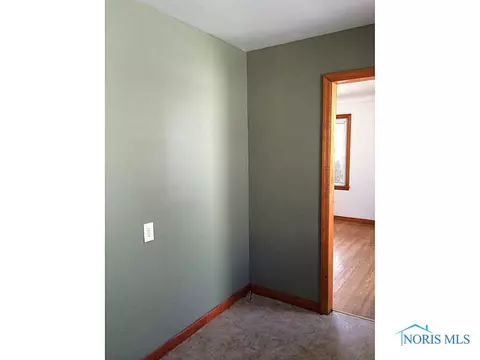 2334 Hinde Rd, Toledo, OH 43607 photo 8