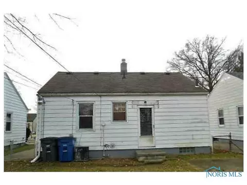 2334 Hinde Rd, Toledo, OH 43607 photo 2