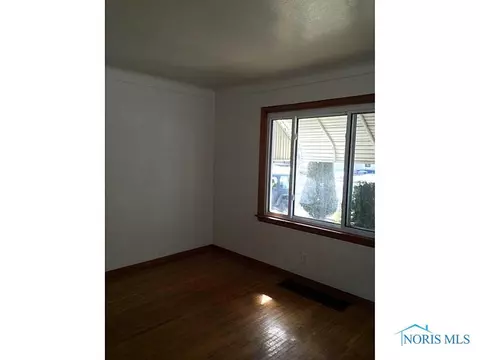 2334 Hinde Rd, Toledo, OH 43607 photo 5