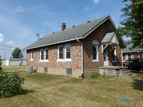 875 E Mulberry St, Bryan, OH 43506 photo 2