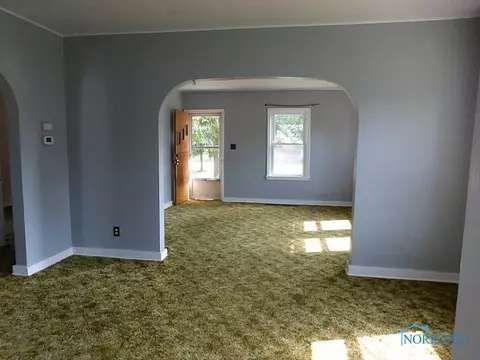 875 E Mulberry St, Bryan, OH 43506 photo 8