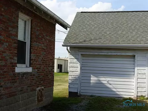 875 E Mulberry St, Bryan, OH 43506 photo 5