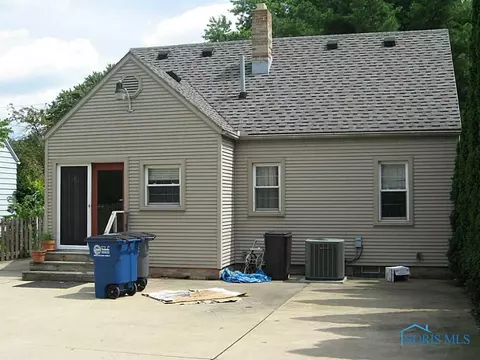 511 Continental Blvd, Toledo, OH 43607 photo 4
