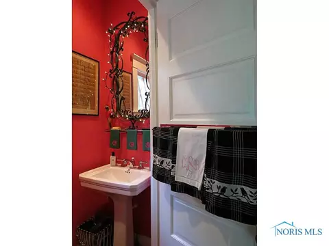 438 E Front, Perrysburg, OH 43551 photo 16