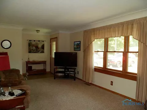 713 E North St, West Unity, OH 43570 photo 3