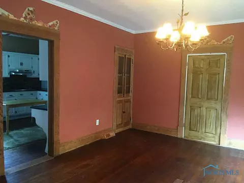 325 E Broadway, Maumee, OH 43537 photo 9