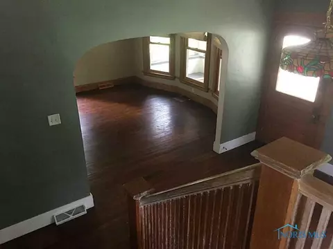 325 E Broadway, Maumee, OH 43537 photo 5