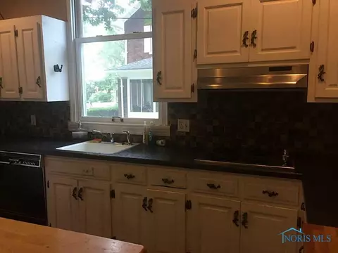325 E Broadway, Maumee, OH 43537 photo 12