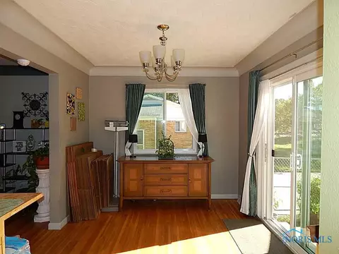 611 Searles Rd, Toledo, OH 43607 photo 5