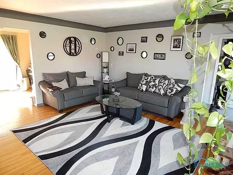 611 Searles Rd, Toledo, OH 43607 photo 4