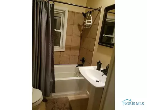 2425 Lambert Dr, Toledo, OH 43613 photo 10