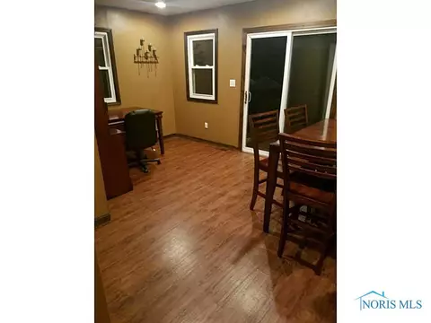 2425 Lambert Dr, Toledo, OH 43613 photo 3