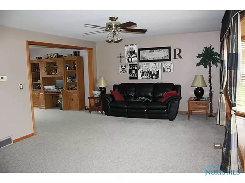 933 Wesley Ave, Bryan, OH 43506 photo 6