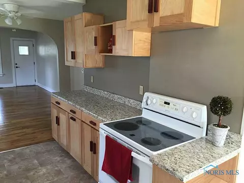438 E Butler St, Bryan, OH 43506 photo 6