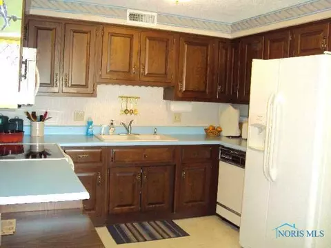 730 Crestview Ave, Bryan, OH 43506 photo 5