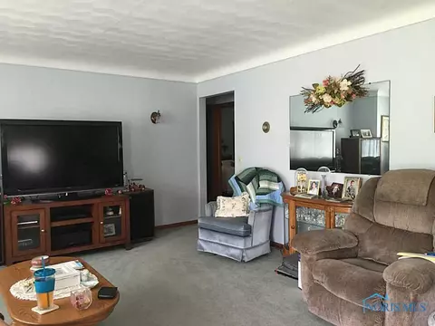 222 Lincoln St, Lyons, OH 43533 photo 2