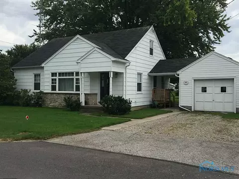 222 Lincoln St, Lyons, OH 43533 photo 1