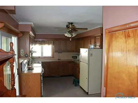 225 E Hubbard St, Hamler, OH 43524 photo 16