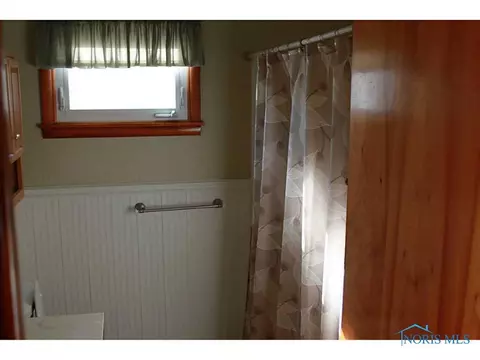 225 E Hubbard St, Hamler, OH 43524 photo 7