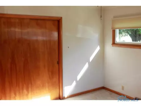 225 E Hubbard St, Hamler, OH 43524 photo 6