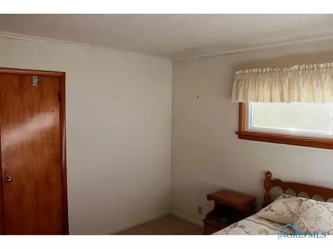 225 E Hubbard St, Hamler, OH 43524 photo 10
