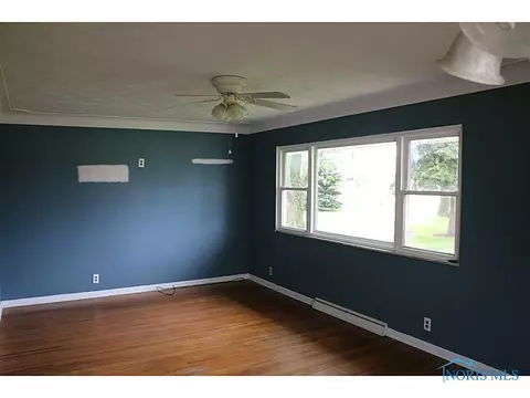 607 S Main St, Walbridge, OH 43465 photo 9