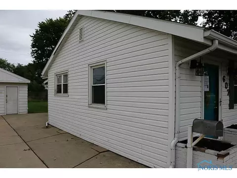 607 S Main St, Walbridge, OH 43465 photo 8