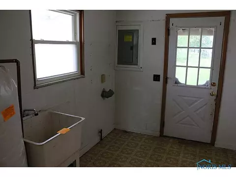 607 S Main St, Walbridge, OH 43465 photo 12