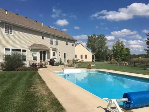 7749 Shoemaker Dr, Waterville, OH 43566 photo 2