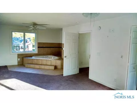 936 Continental Blvd, Toledo, OH 43607 photo 5