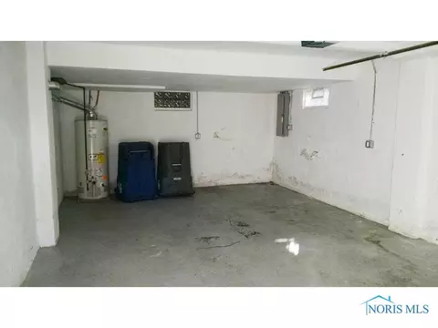 936 Continental Blvd, Toledo, OH 43607 photo 11