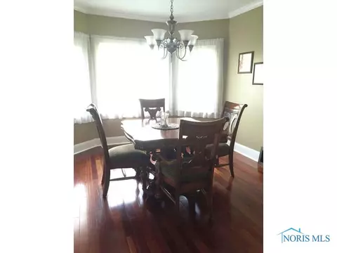 320 E William St, Maumee, OH 43537 photo 3