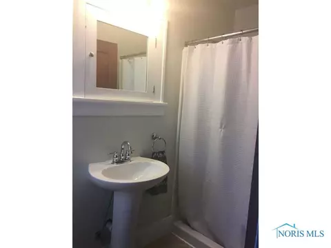 320 E William St, Maumee, OH 43537 photo 9