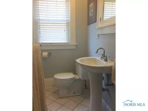 320 E William St, Maumee, OH 43537 photo 10