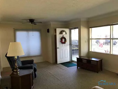 1075 Leith St, Maumee, OH 43537 photo 3