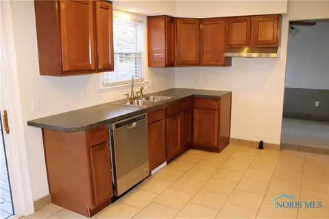 2543 Marla Ln, Maumee, OH 43537 photo 11