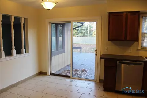 2543 Marla Ln, Maumee, OH 43537 photo 9
