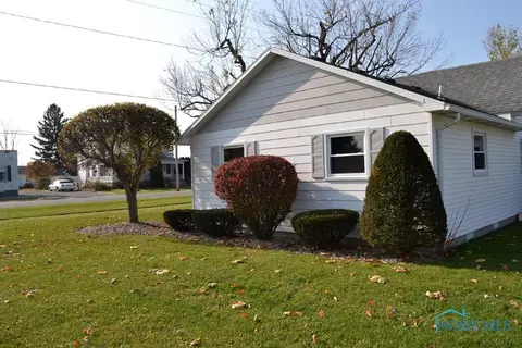 221 E Morenci St, Lyons, OH 43533 photo 6